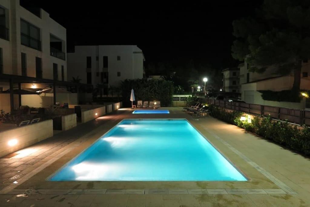 Apartment La Nau - Fantastic Apartment With Hot Tub And Pool, Just Steps Away From Beach Port de Pollença Exterior foto